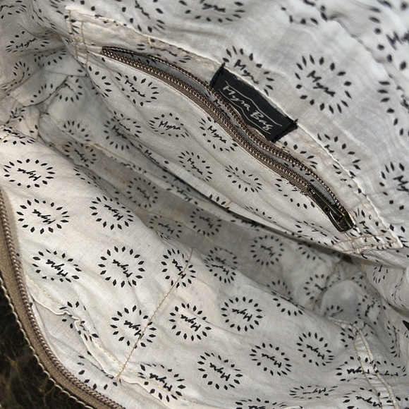 Myra crossbody or shoulder bag with adjustable strap thick durable leather - Picture 10 of 10